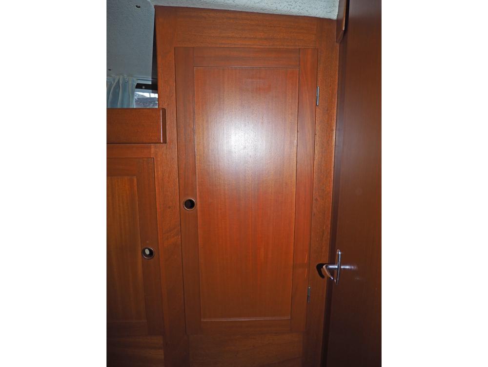 Cabin en avant, H&eacute;bergements